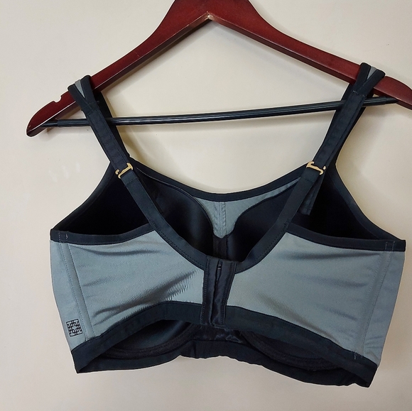 Natori Yogi Convertible Sports Bra - Picture 9 of 10